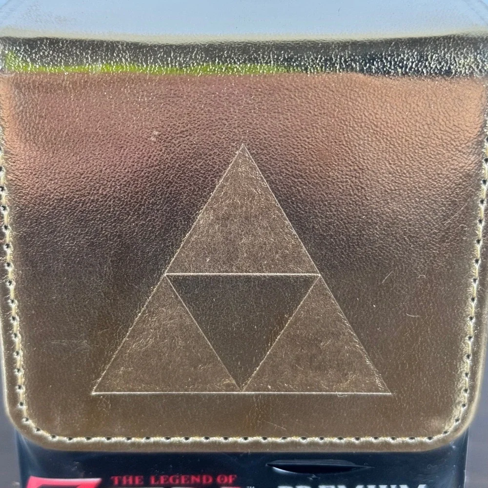 Ultra Pro The Legend of Zelda Gold Tri-Force Premium Flip Box Deck Rare Sealed